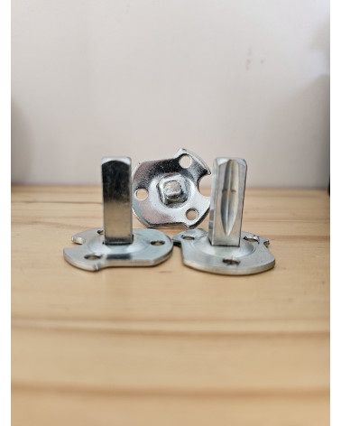 Platine perfurada de fixação com espigo quadrado para puxador de porta
