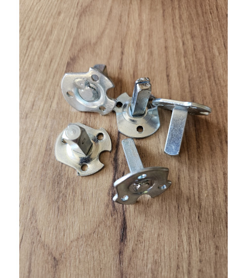 Platine perfurada de fixação com espigo quadrado para puxador de porta