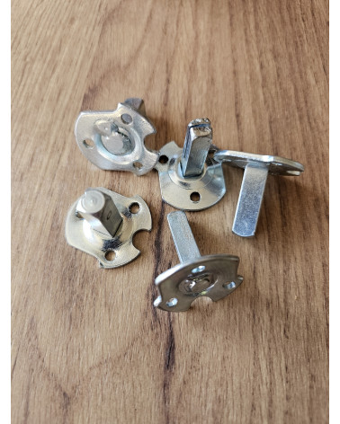Platine perfurada de fixação com espigo quadrado para puxador de porta