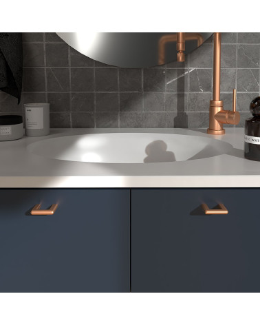 Puxador de móvel cobre NOX puxador design montado num móvel de casa de banho