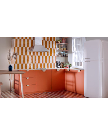 Puxador design caxemira ZORIA puxador design fixado num móvel de cozinha