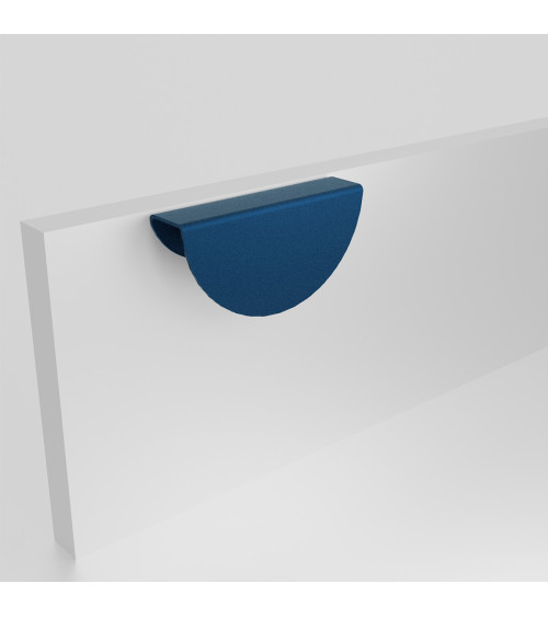 Puxador de móvel azul-marinho ZORIA na frente puxador design