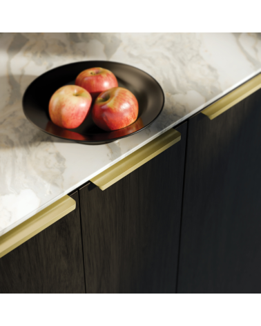 Puxador de móvel TERRA PRO puxador design montado num móvel de cozinha