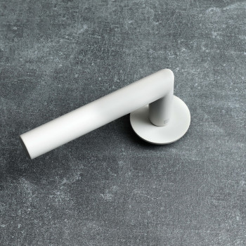 Puxador de porta branco | MILLAPOIGNEES