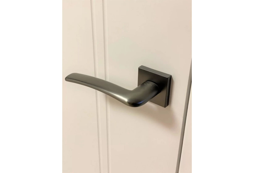 Que cor de porta combinar com os puxadores canon de fusil?