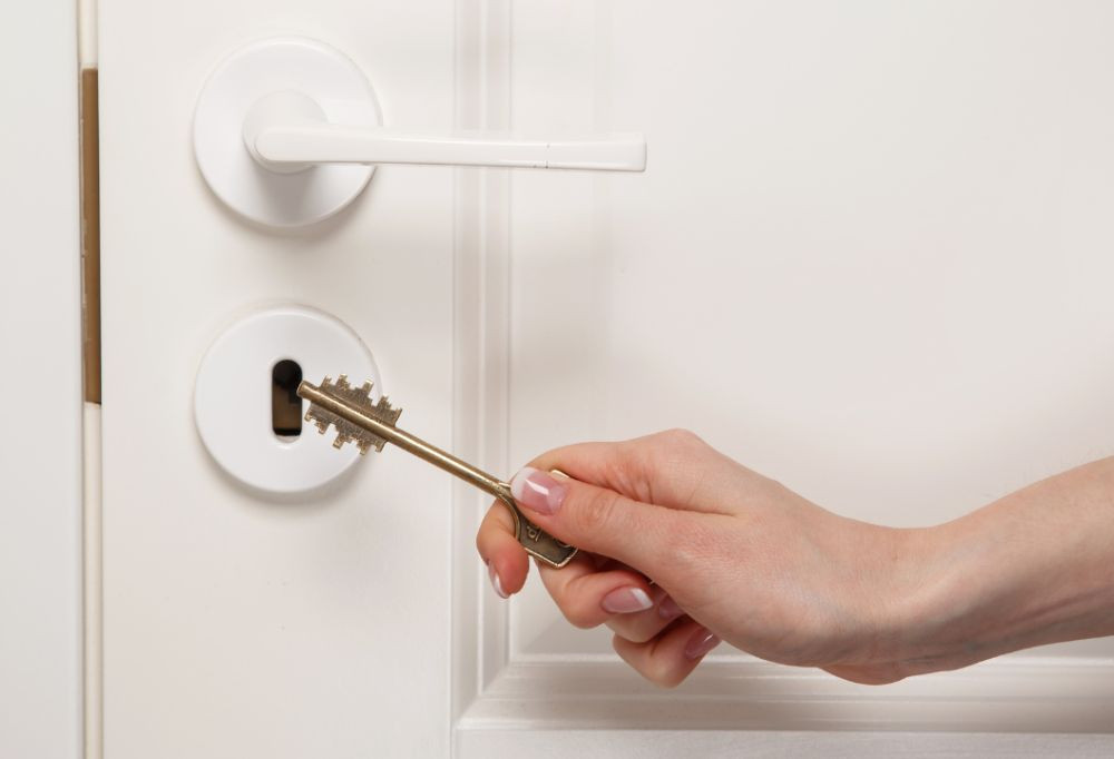 Ferragem para porta de entrada: como fazer a escolha certa?