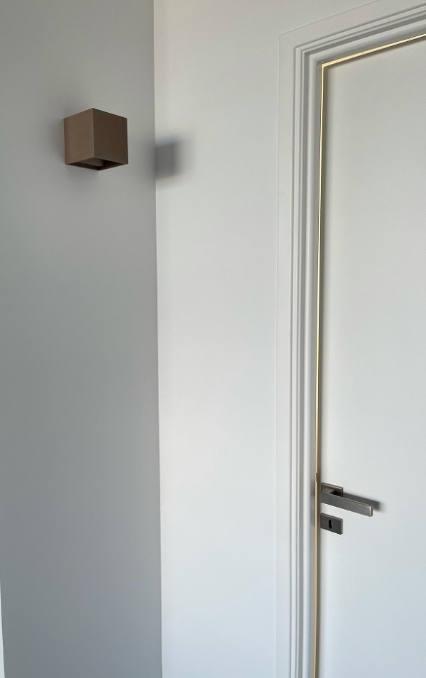 Projeto de realização em Lyon - Puxador de porta design Foco numa placa retangular
